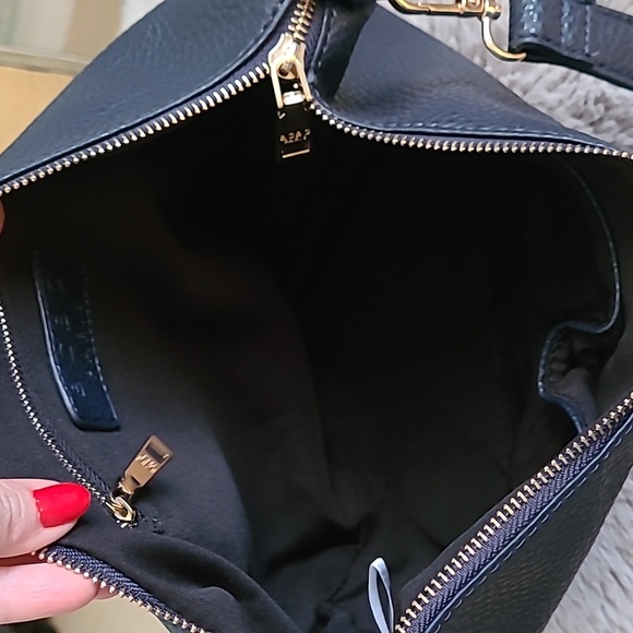 BCBG Paris Crossbody Bag ❤️ - Picture 6 of 8